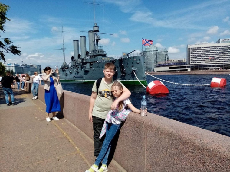 Суворова Александра отдыхала с родителями в Санкт-Петербурге.